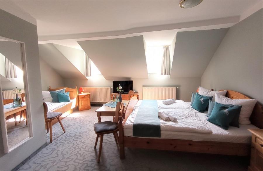 Hotel Ross Zwönitz Esterno foto