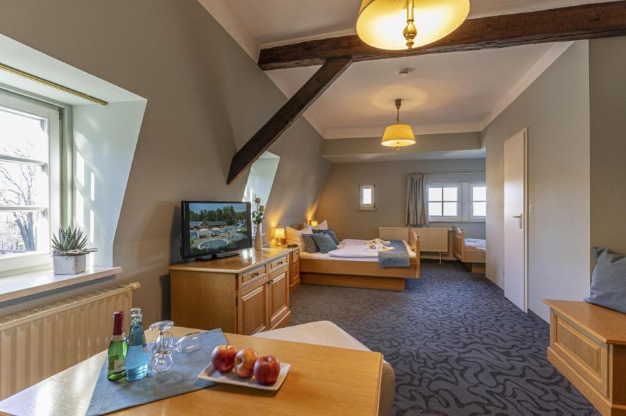 Hotel Ross Zwönitz Esterno foto
